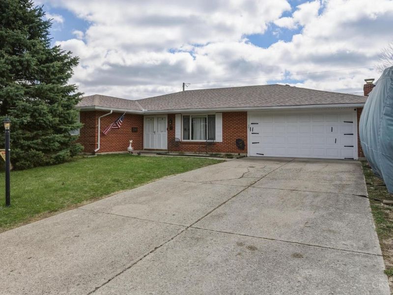 462 Faculty Drive, Fairborn, OH 45324 Photo 1