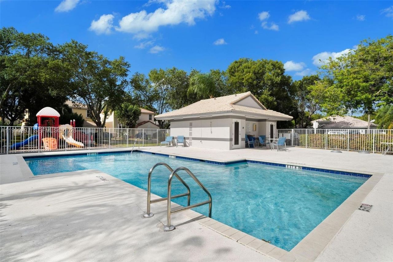 2707 SW 135th Ave, Miramar, FL 33027 Photo