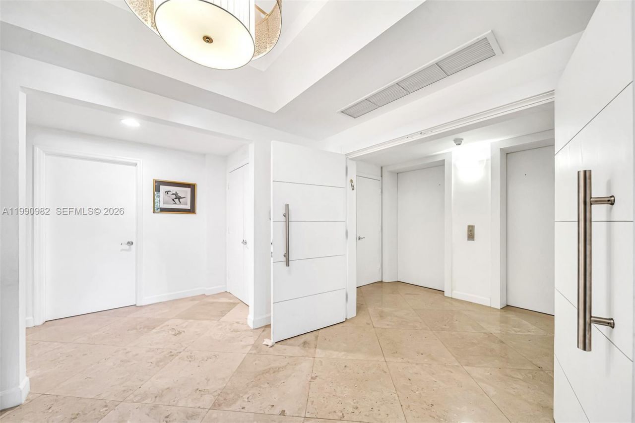 21050 Point Pl, Unit 401, Aventura, FL 33180 Photo
