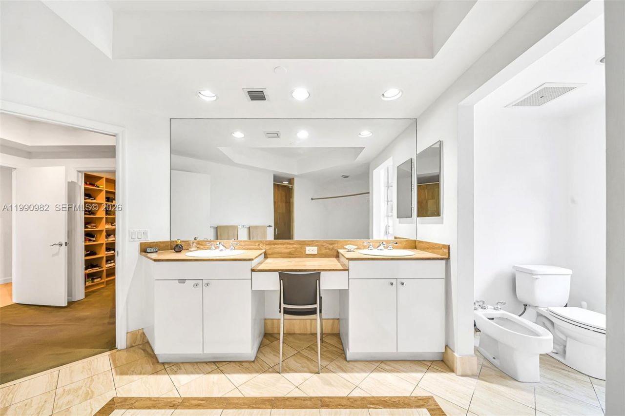 21050 Point Pl, Unit 401, Aventura, FL 33180 Photo