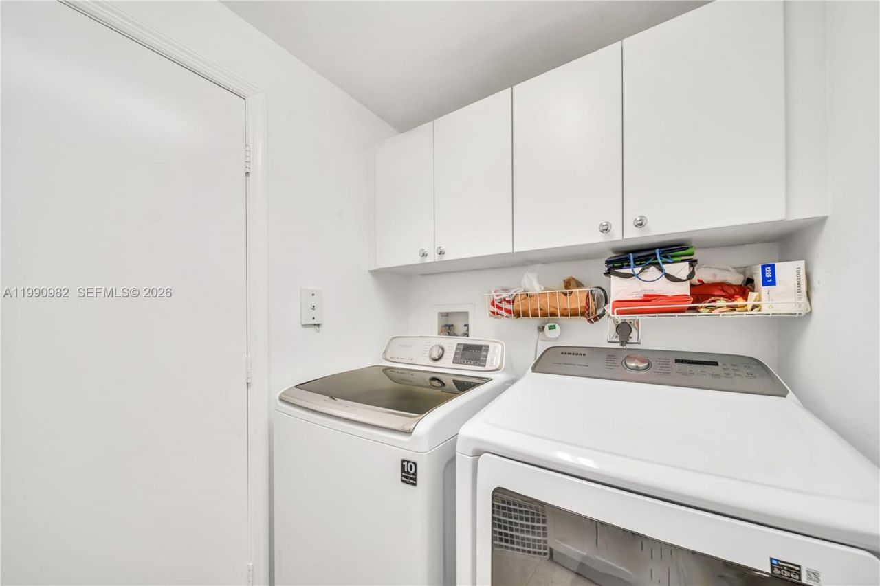 21050 Point Pl, Unit 401, Aventura, FL 33180 Photo