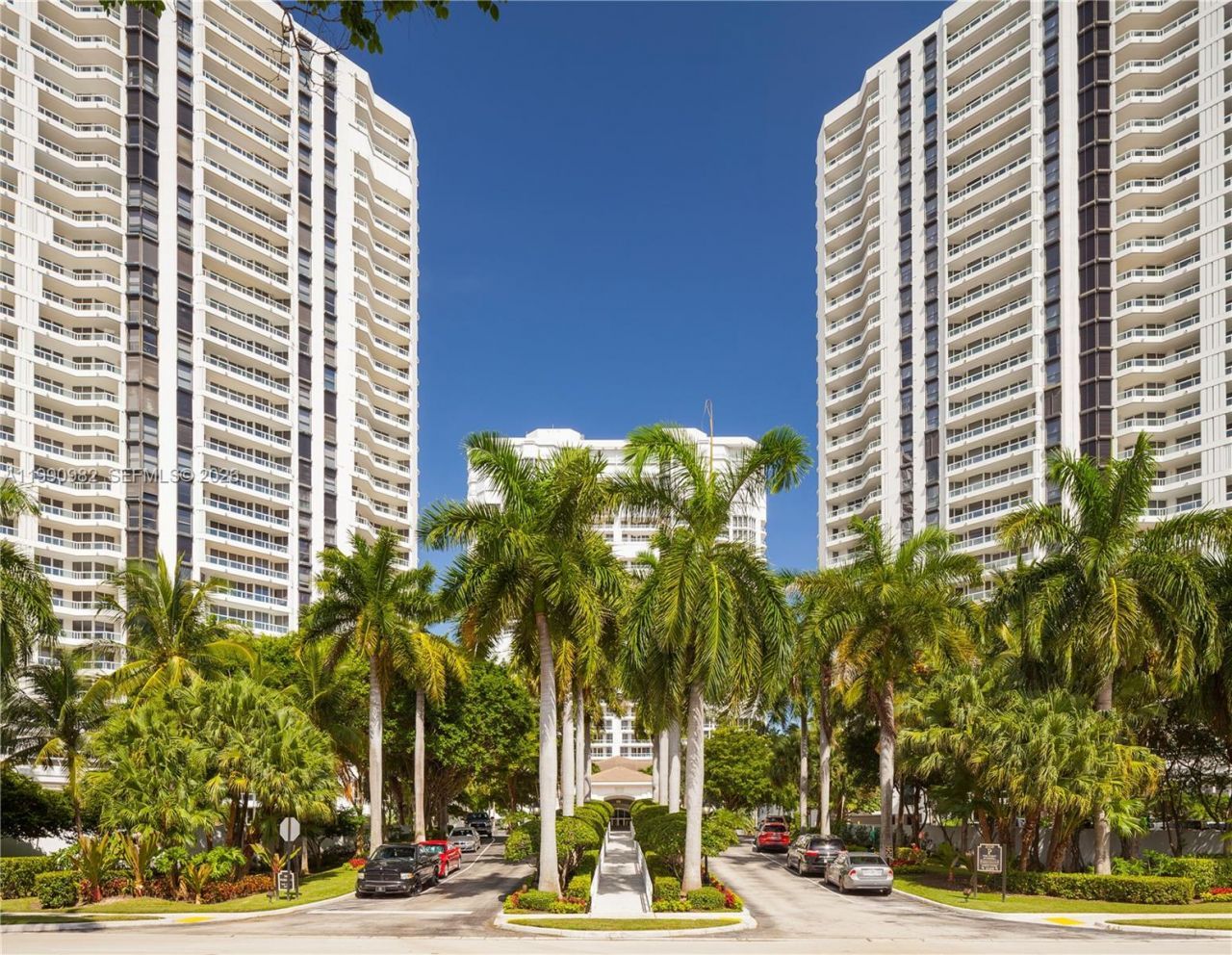 21050 Point Pl, Unit 401, Aventura, FL 33180 Photo