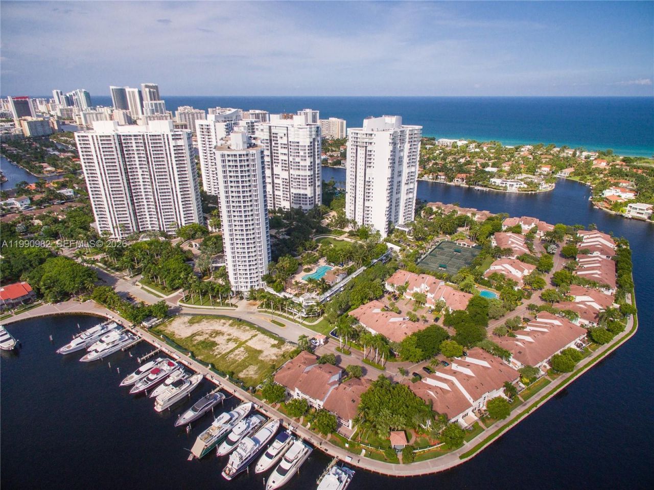 21050 Point Pl, Unit 401, Aventura, FL 33180 Photo