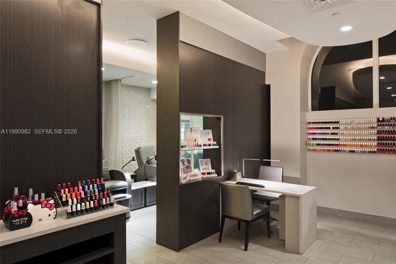21050 Point Pl, Unit 401, Aventura, FL 33180 Photo