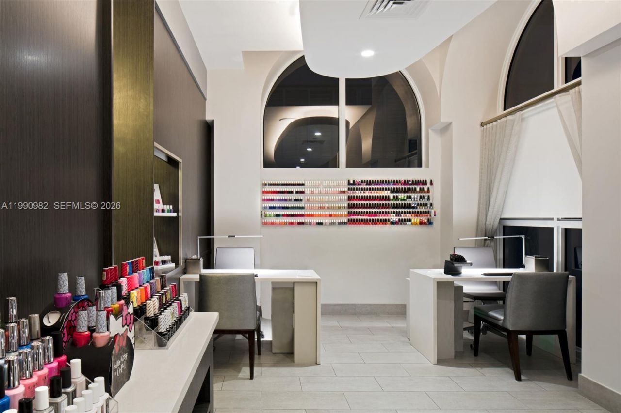 21050 Point Pl, Unit 401, Aventura, FL 33180 Photo