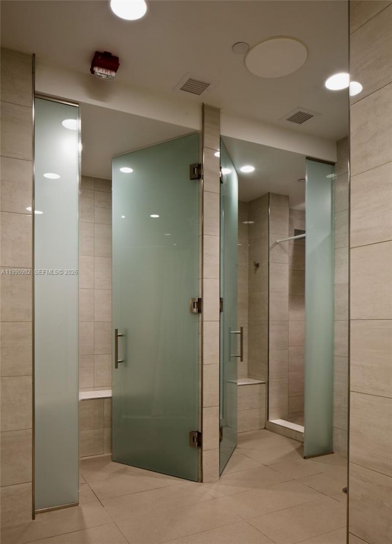 21050 Point Pl, Unit 401, Aventura, FL 33180 Photo