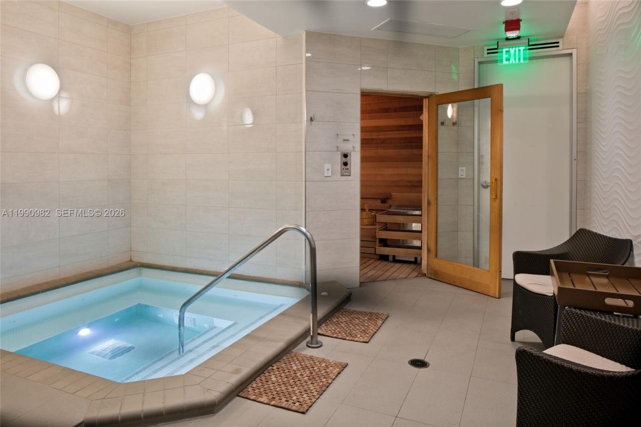 21050 Point Pl, Unit 401, Aventura, FL 33180 Photo
