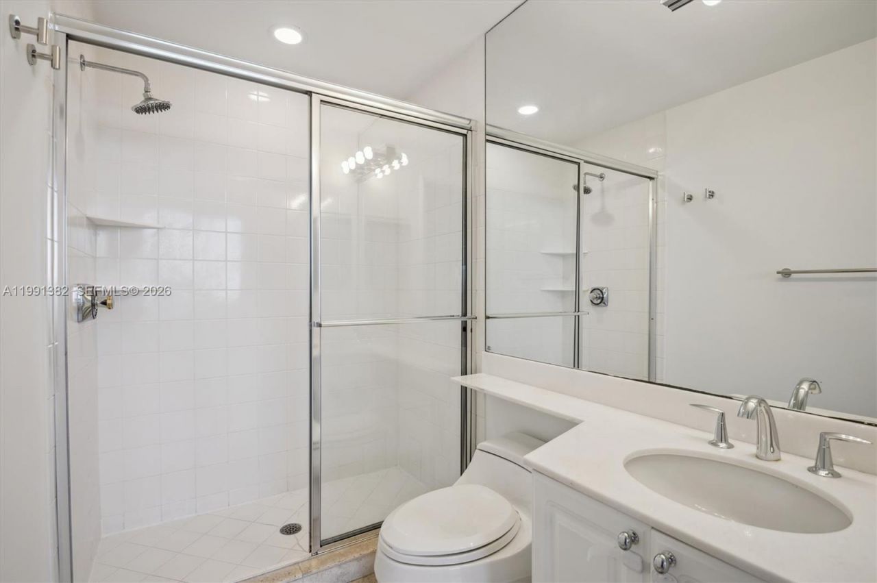 733 Crandon Blvd , Unit PH-5, Key Biscayne, FL 33149 Photo