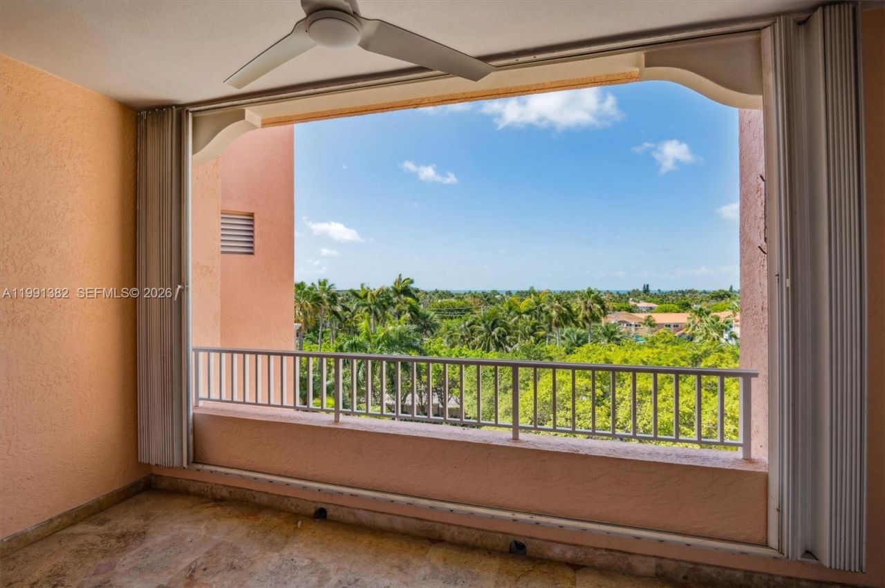 733 Crandon Blvd , Unit PH-5, Key Biscayne, FL 33149 Photo