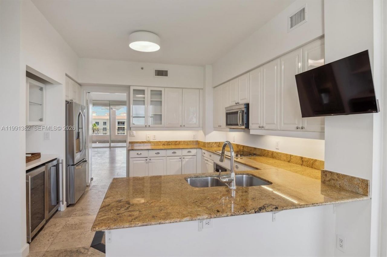 733 Crandon Blvd , Unit PH-5, Key Biscayne, FL 33149 Photo