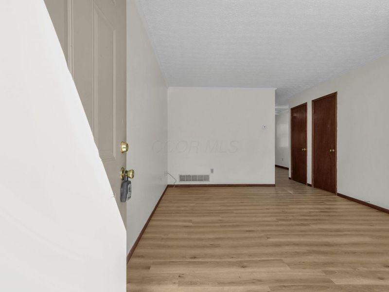 5334 Shiloh Drive, Columbus, OH 43220 Photo 4