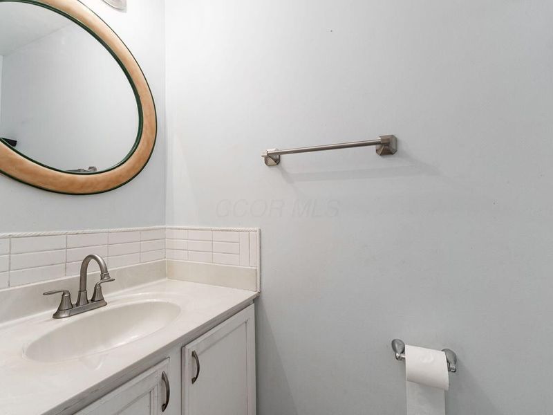 5697 Winchester Highlands Court, Canal Winchester, OH 43110 Photo 23