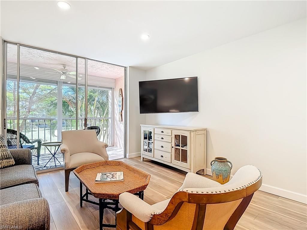 180 Turtle Lake Ct, Unit 206, Naples, FL 34105 Photo