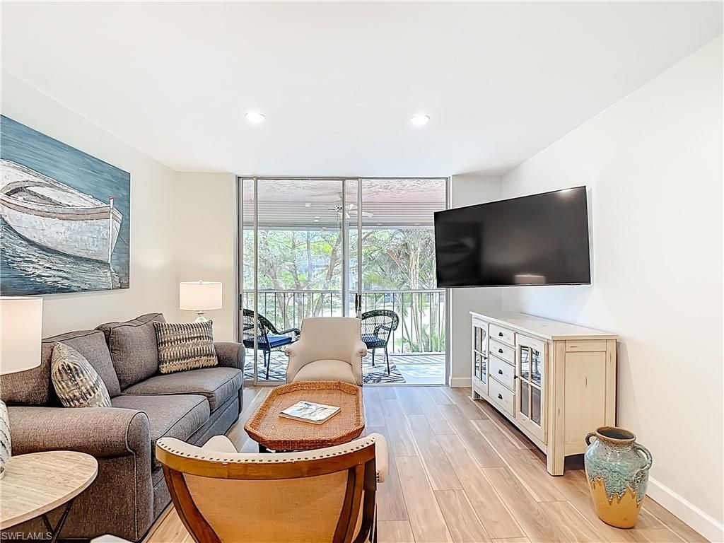 180 Turtle Lake Ct, Unit 206, Naples, FL 34105 Photo