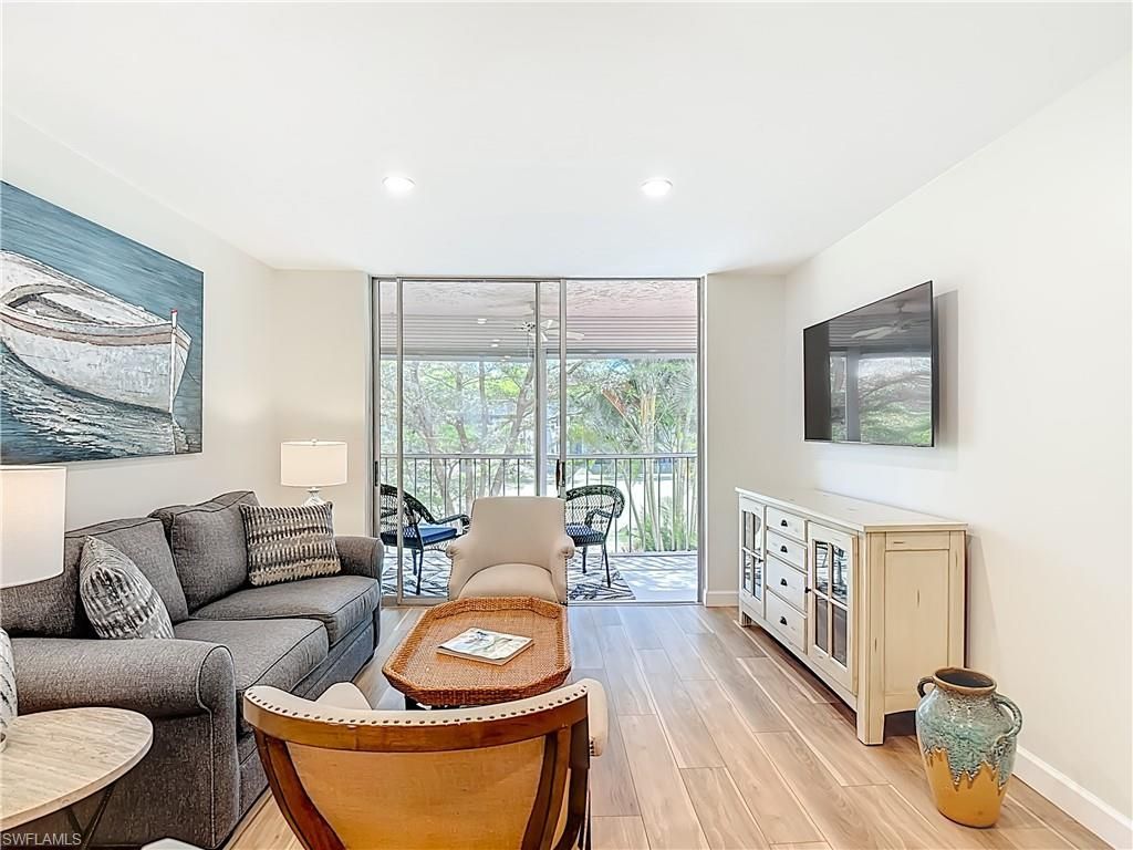 180 Turtle Lake Ct, Unit 206, Naples, FL 34105 Photo