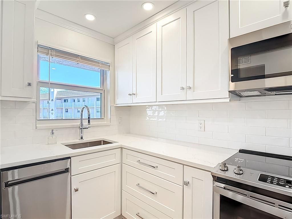 180 Turtle Lake Ct, Unit 206, Naples, FL 34105 Photo