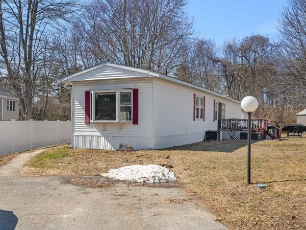 101 Lillian Avenue, Seabrook, NH 03874