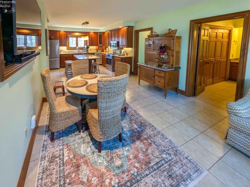 5078 E Water Street, Port Clinton, OH 43452 Photo 12