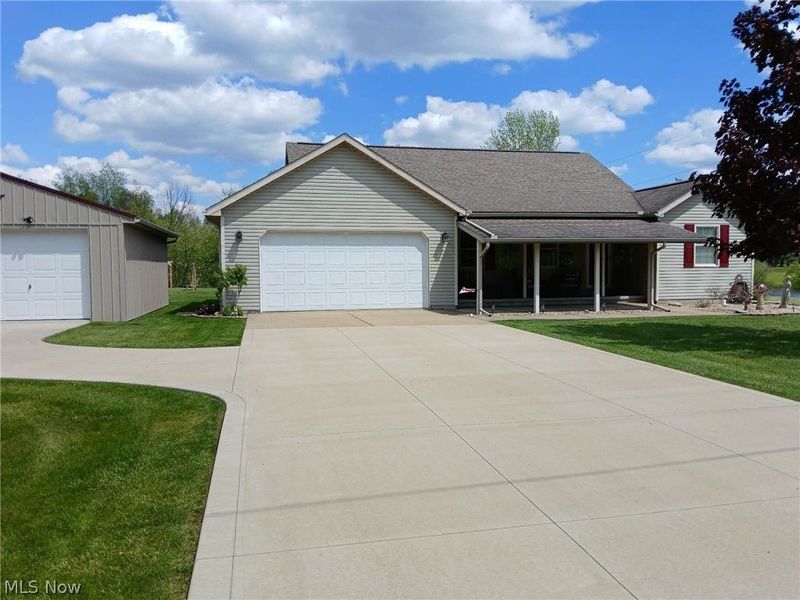 4314 Sherrod Valley Drive SW, Sherrodsville, OH 44675 Photo 2