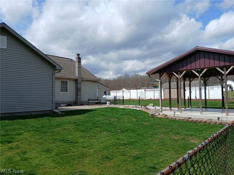 4314 Sherrod Valley Drive SW, Sherrodsville, OH 44675 Photo 8