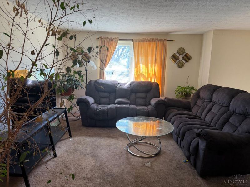 1492 Kingsbury Drive, Forest Park, OH 45240 Photo 4