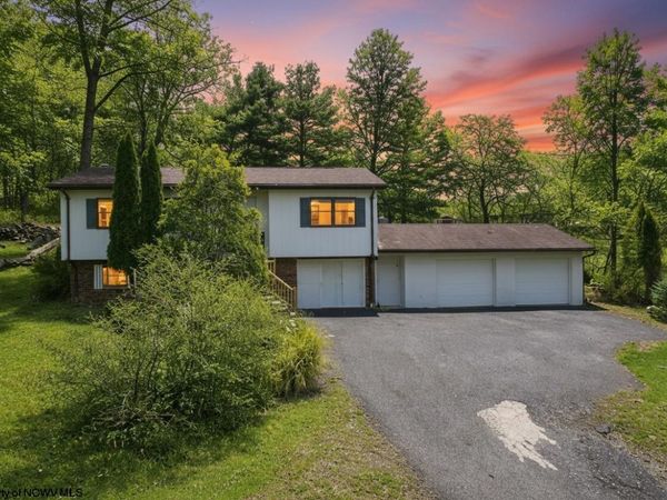 583 Summer School Road, Morgantown, WV 26508