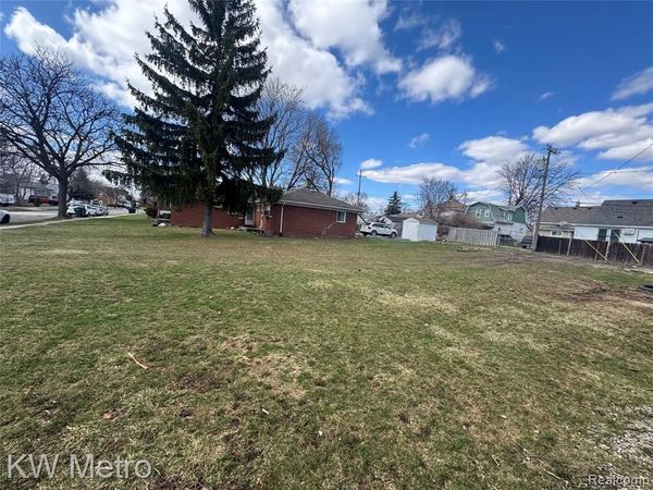 1382 Hanford Avenue , Lincoln Park, MI 48146