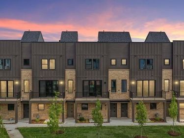 1058 Hampton Circle, Detroit, MI 48207