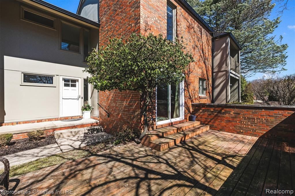 1060 Stratford Place, Bloomfield Township, MI 48304 Main Photo