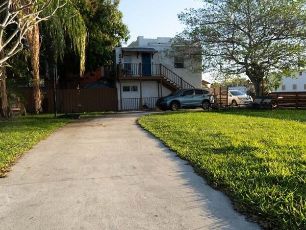 528 Churchill Road, West Palm Beach, FL 33405