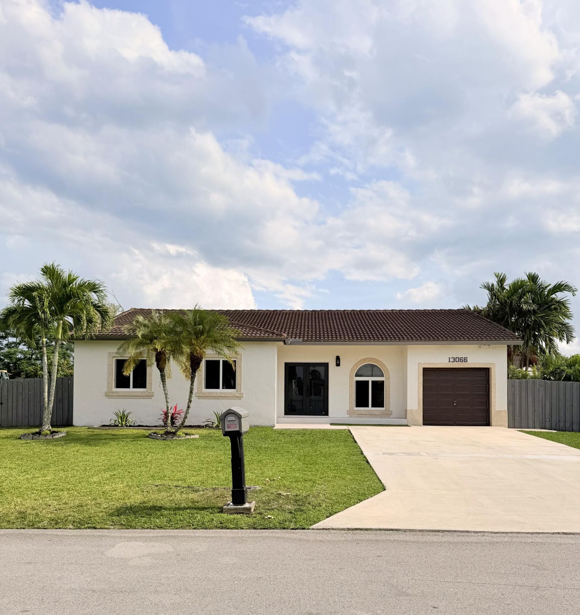 13066 SW 218th Terrace, Miami, FL 33170 Photo