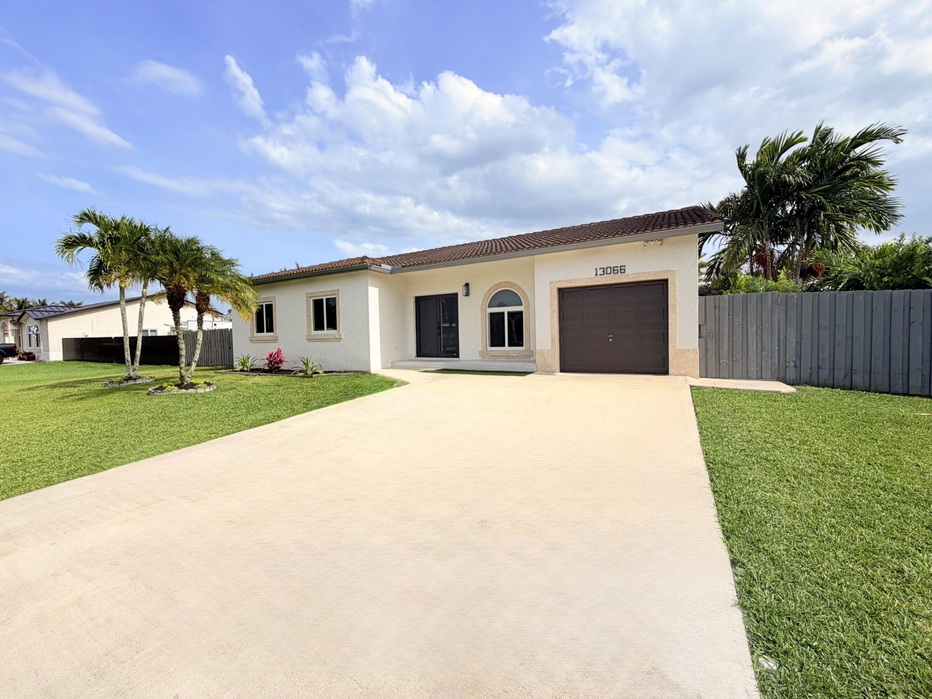 13066 SW 218th Terrace, Miami, FL 33170 Photo