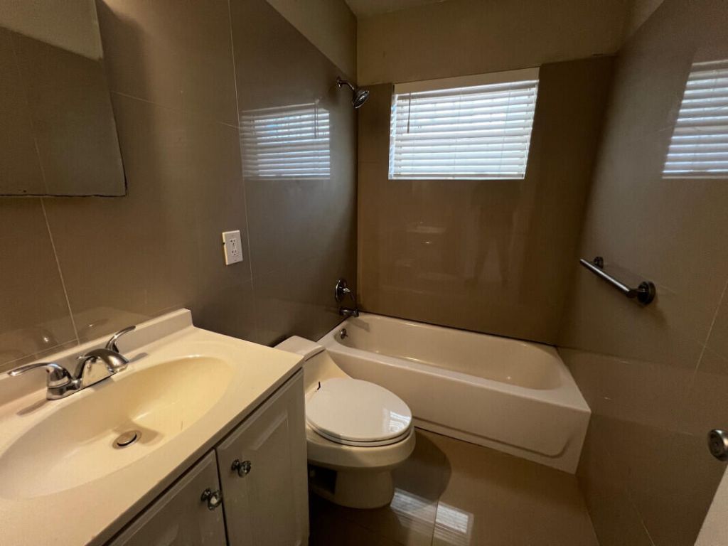 3771 Frow Avenue, Miami, FL 33133 Photo