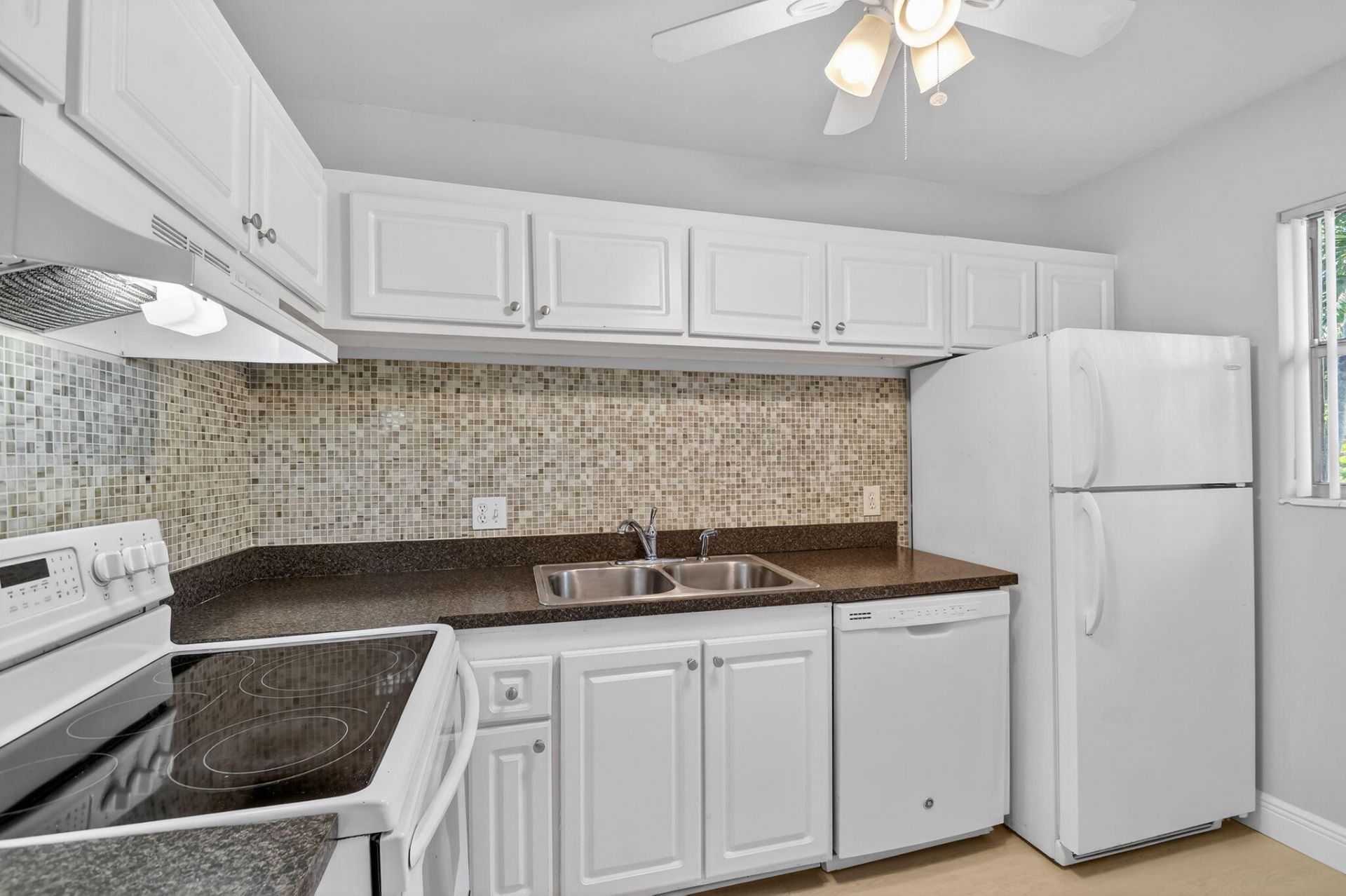 1432 S Lakeside Drive, Unit 4, Lake Worth Beach, FL 33460 Photo