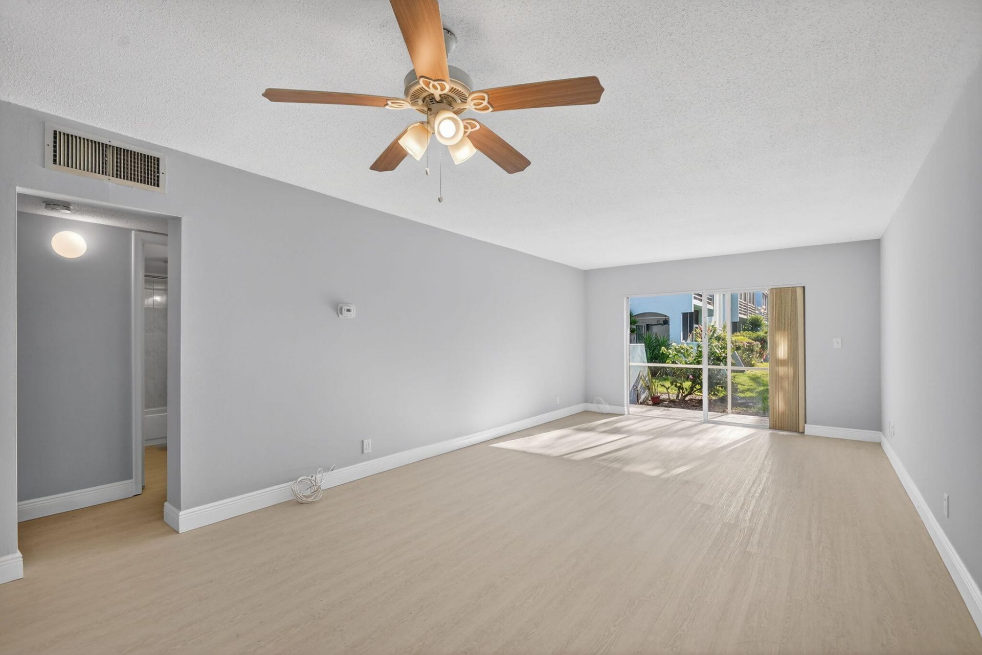 1432 S Lakeside Drive, Unit 4, Lake Worth Beach, FL 33460 Photo
