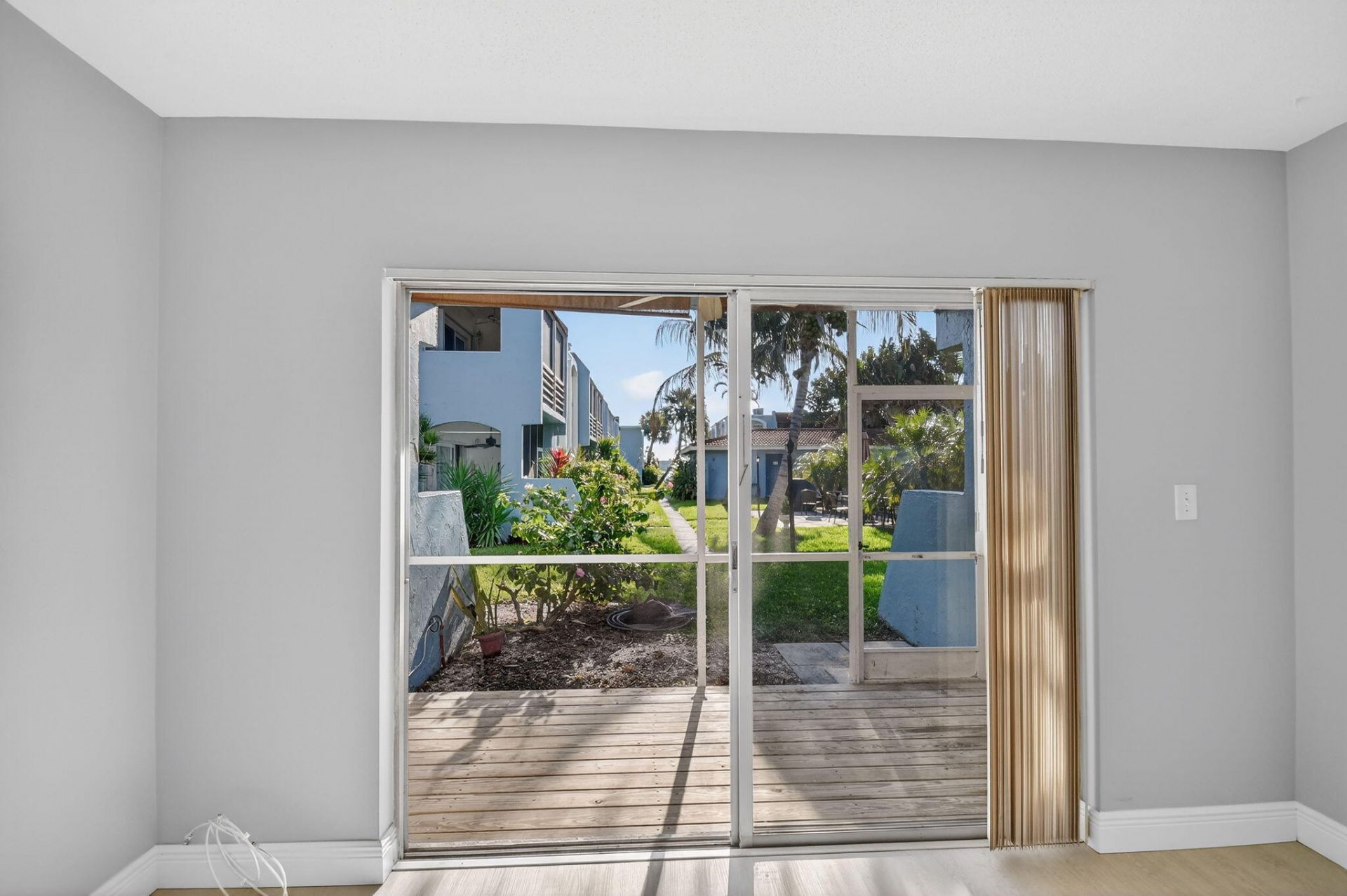 1432 S Lakeside Drive, Unit 4, Lake Worth Beach, FL 33460 Photo