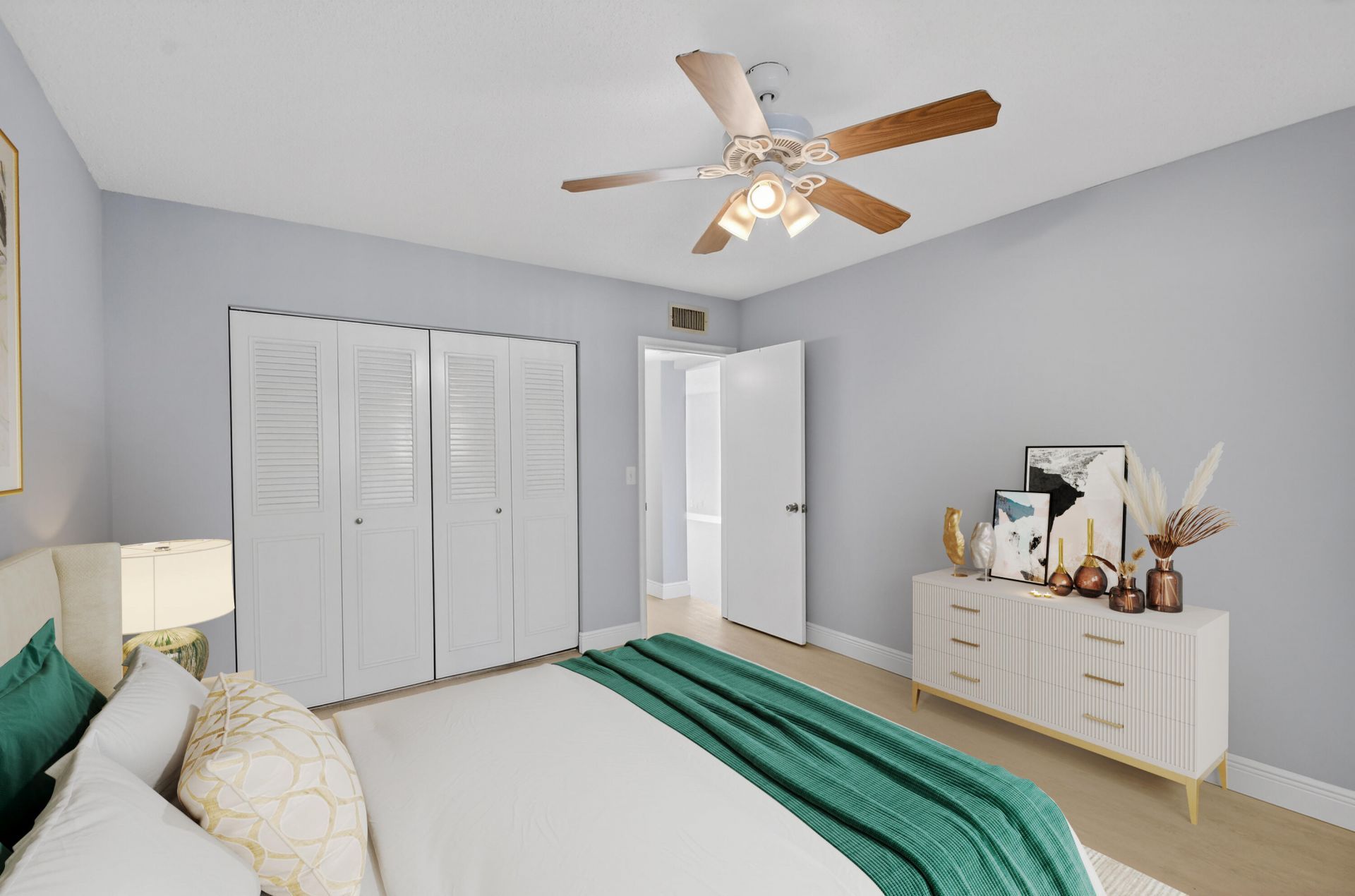 1432 S Lakeside Drive, Unit 4, Lake Worth Beach, FL 33460 Photo