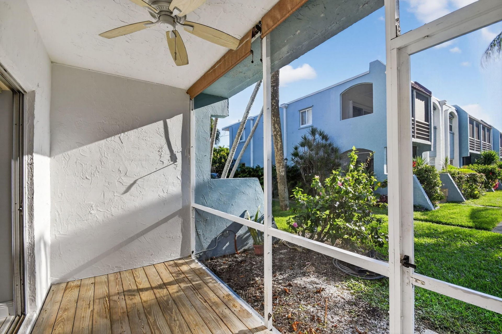 1432 S Lakeside Drive, Unit 4, Lake Worth Beach, FL 33460 Photo