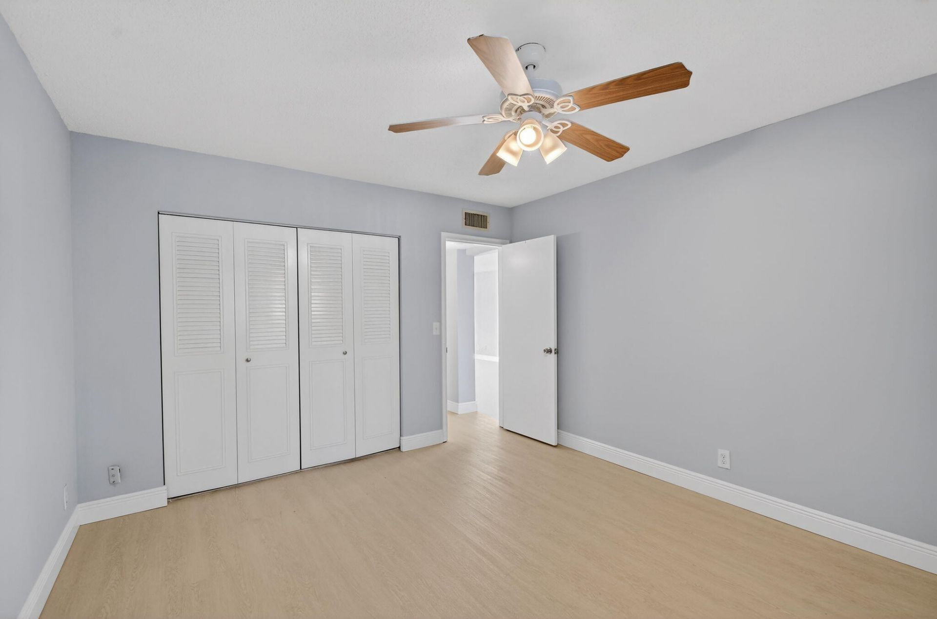 1432 S Lakeside Drive, Unit 4, Lake Worth Beach, FL 33460 Photo