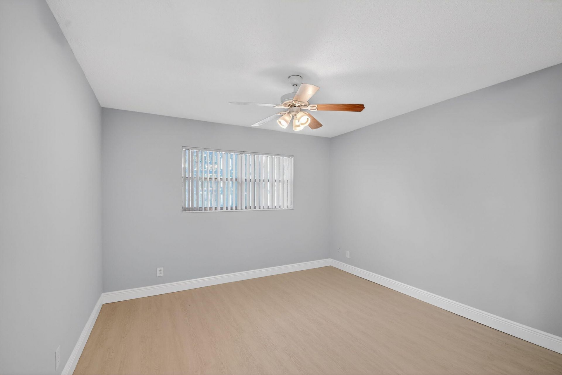 1432 S Lakeside Drive, Unit 4, Lake Worth Beach, FL 33460 Photo