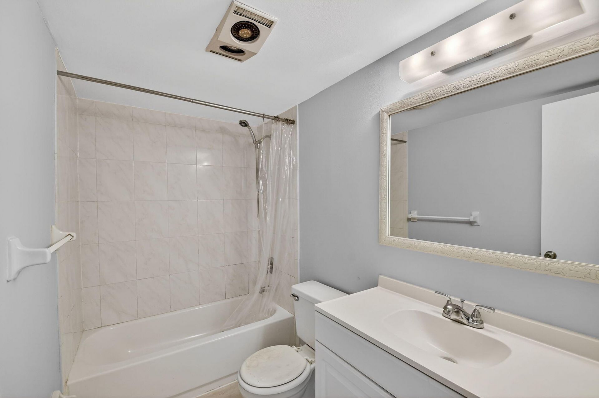 1432 S Lakeside Drive, Unit 4, Lake Worth Beach, FL 33460 Photo