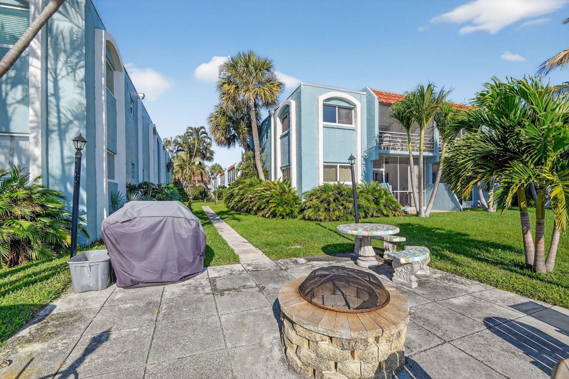 1432 S Lakeside Drive, Unit 4, Lake Worth Beach, FL 33460 Photo