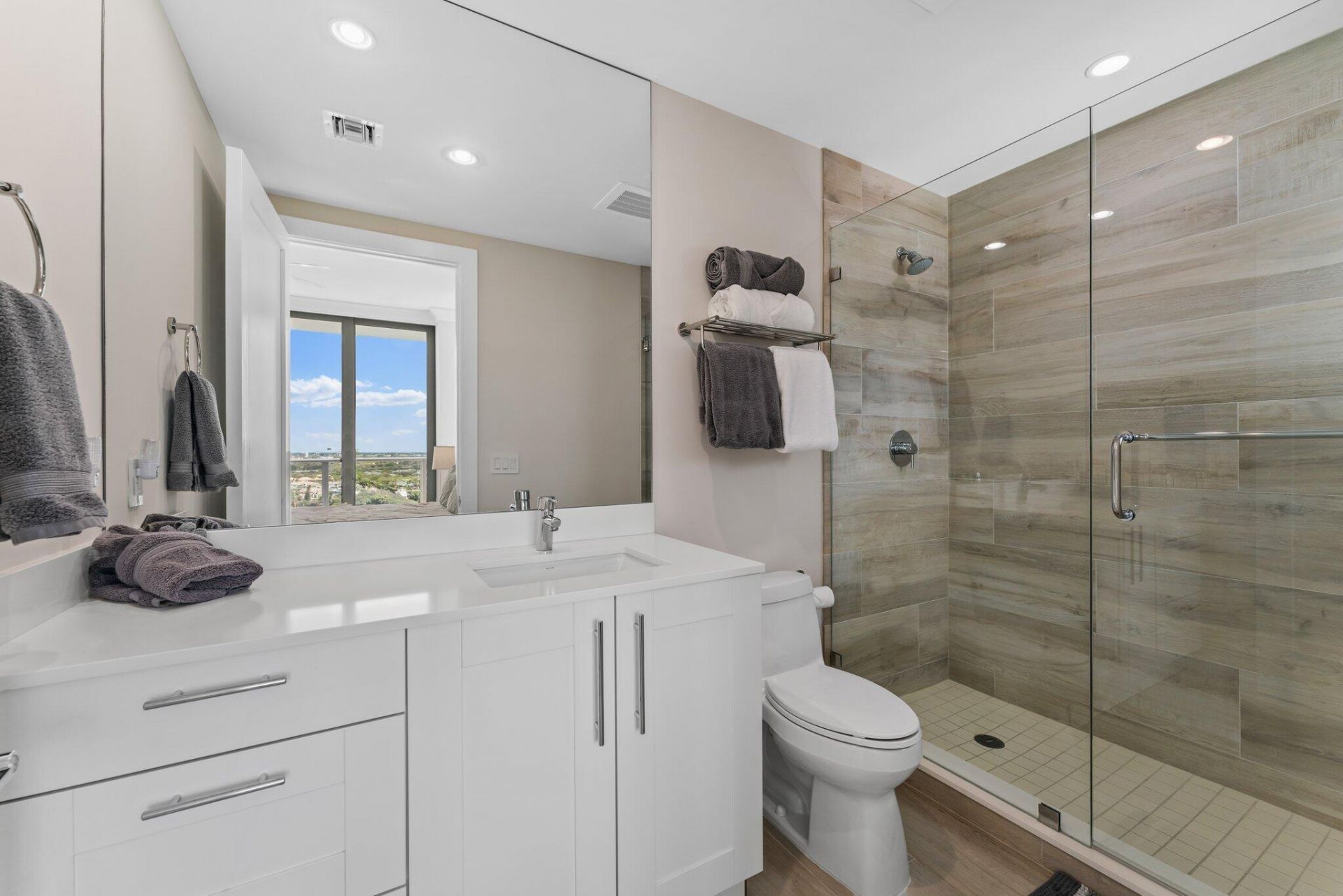 1 Water Clb Way, Unit 1703, North Palm Beach, FL 33408 Photo