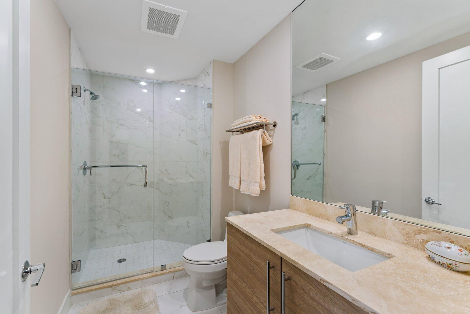 1 Water Clb Way, Unit 1703, North Palm Beach, FL 33408 Photo