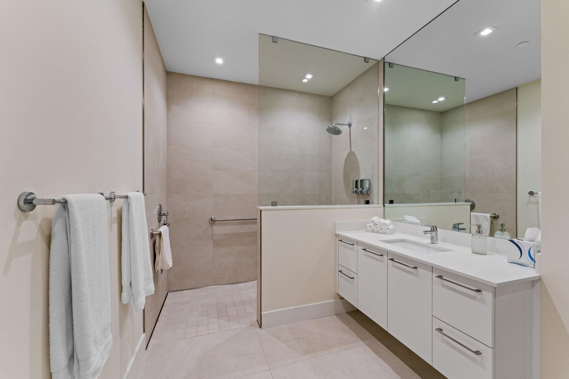 1 Water Clb Way, Unit 1703, North Palm Beach, FL 33408 Photo