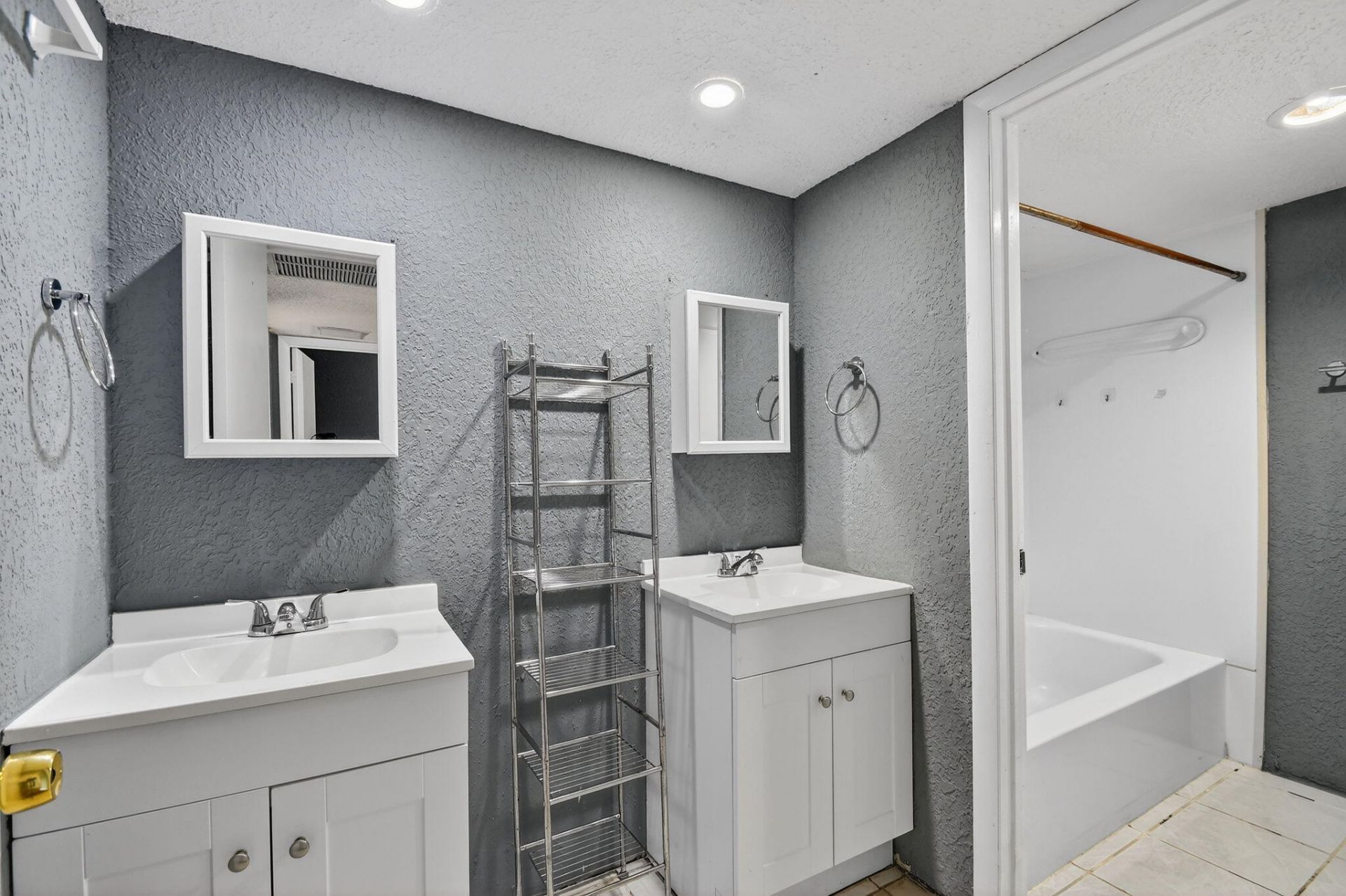 320 Woodland Road, Palm Springs, FL 33461 Photo