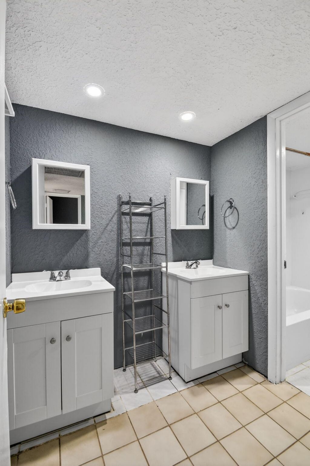 320 Woodland Road, Palm Springs, FL 33461 Photo