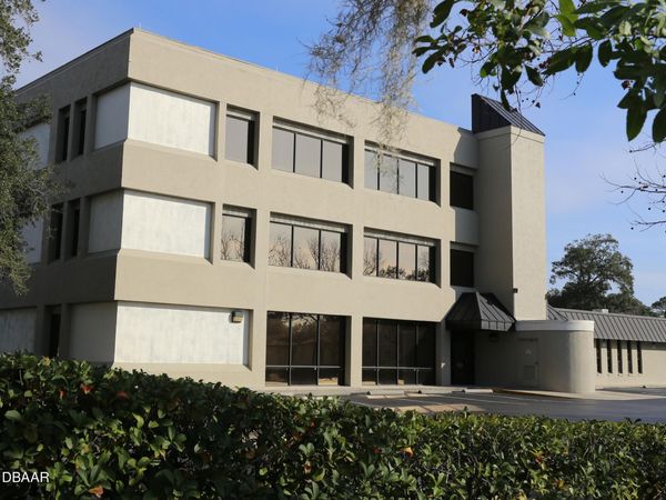 570 Memorial Circle, Ormond Beach, FL 32174