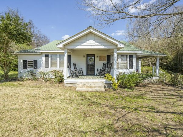 2423 HARDIN CREEK RD, Clifton, TN 38425