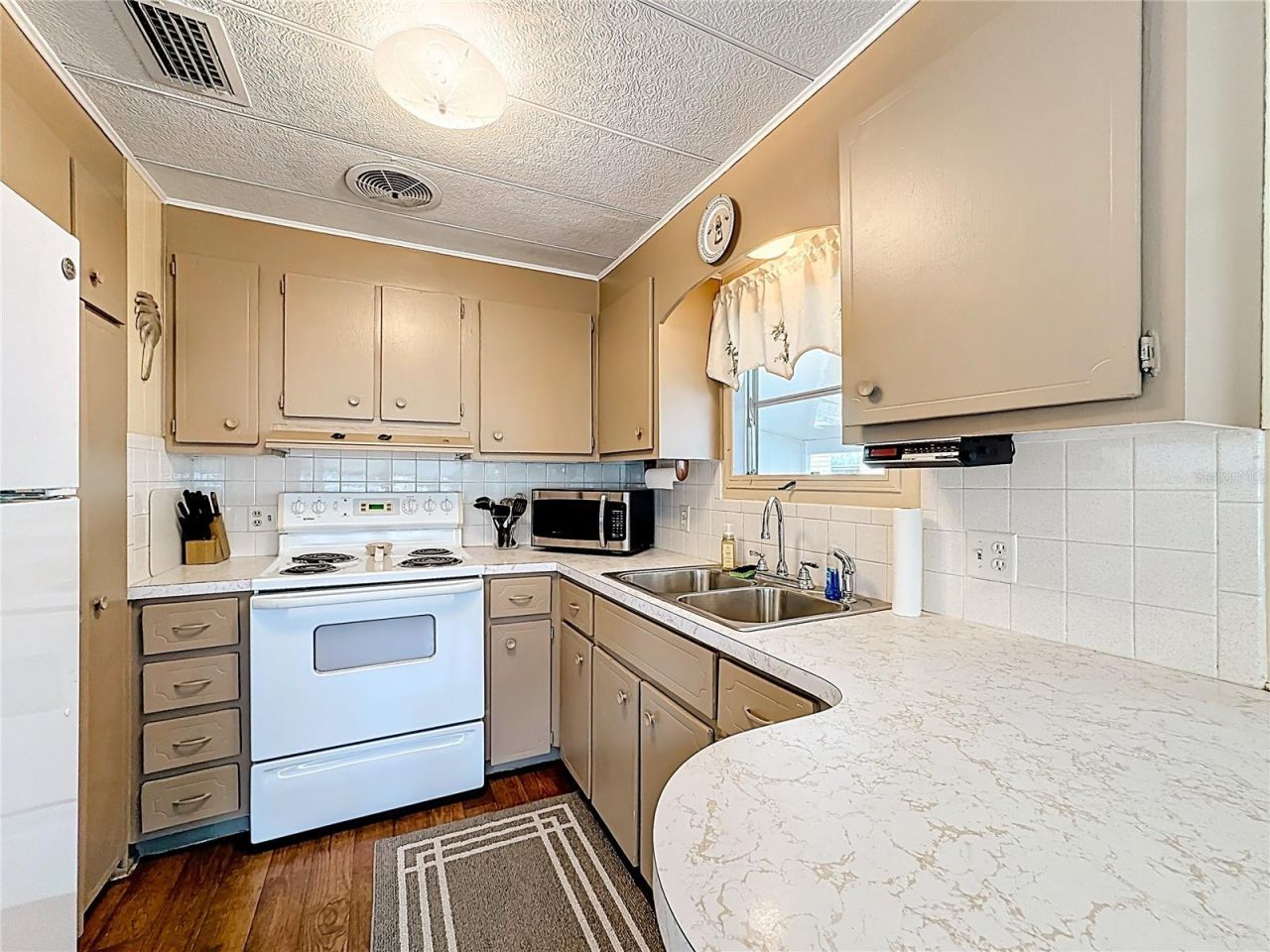 80 Del Rio Drive, Palmetto, FL 34221 Photo